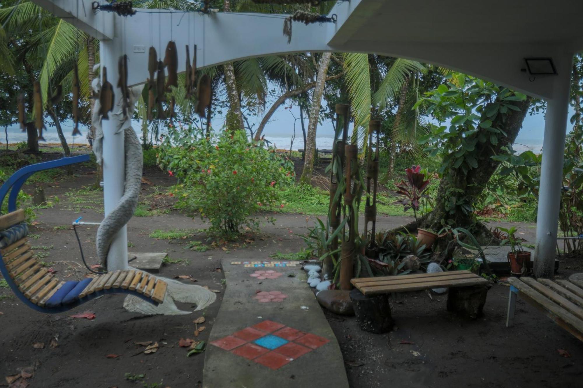 Hotel Pura Natura Beachfront Tortuguero Exterior photo